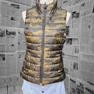 Old Navy Active Olive Green Camo Puffer Vest Quilted Streetwear Athleisure S